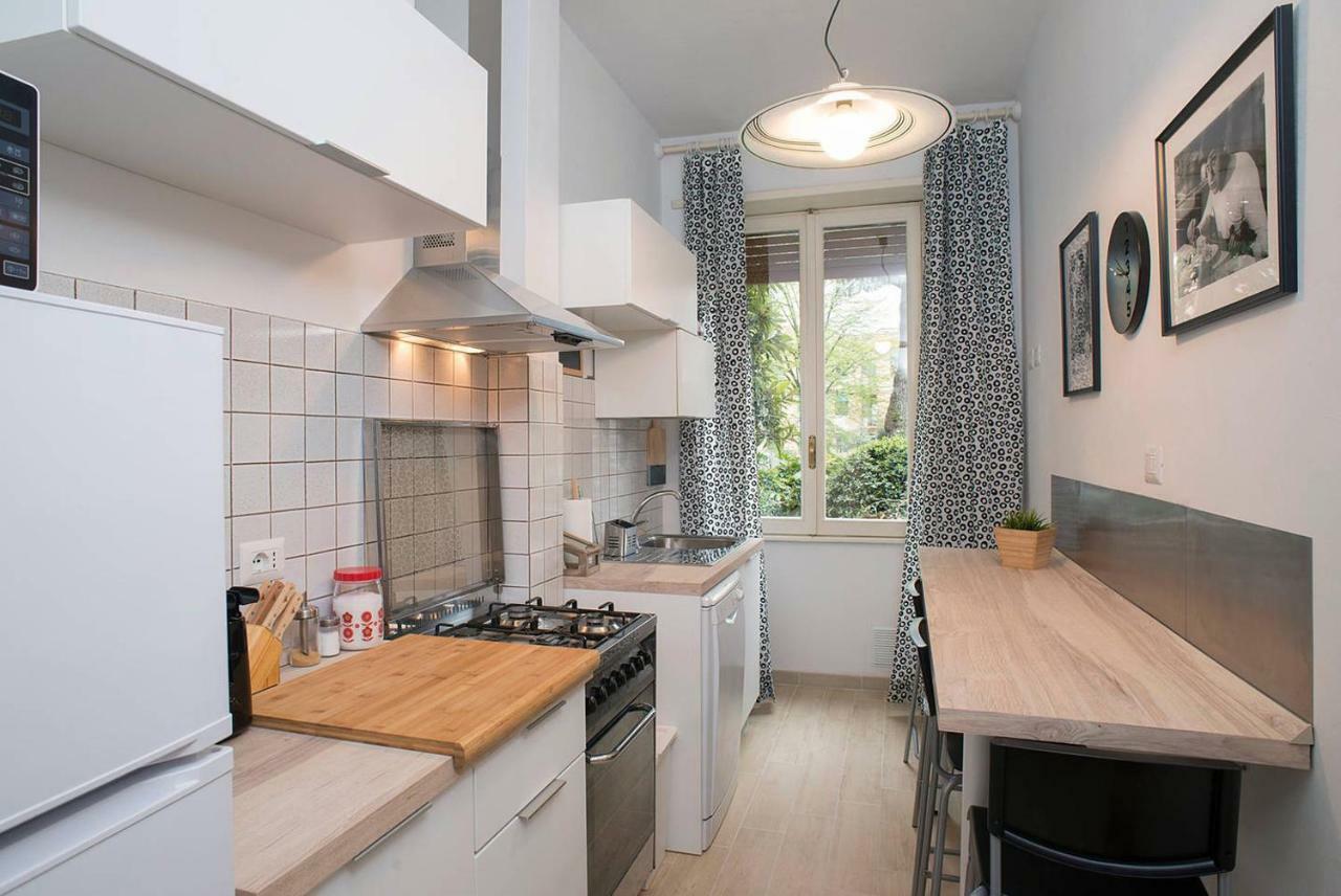 Twelveholly Apartamento *